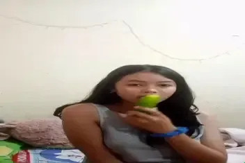 Cewek Binal Colmek Pake Timun Gede Panjang