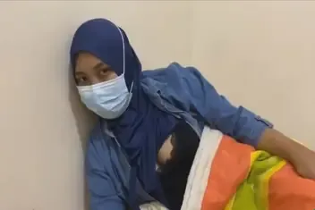 Jilbab Bispak Bikin Penasaran Ngewe Brutal Memek Lecet